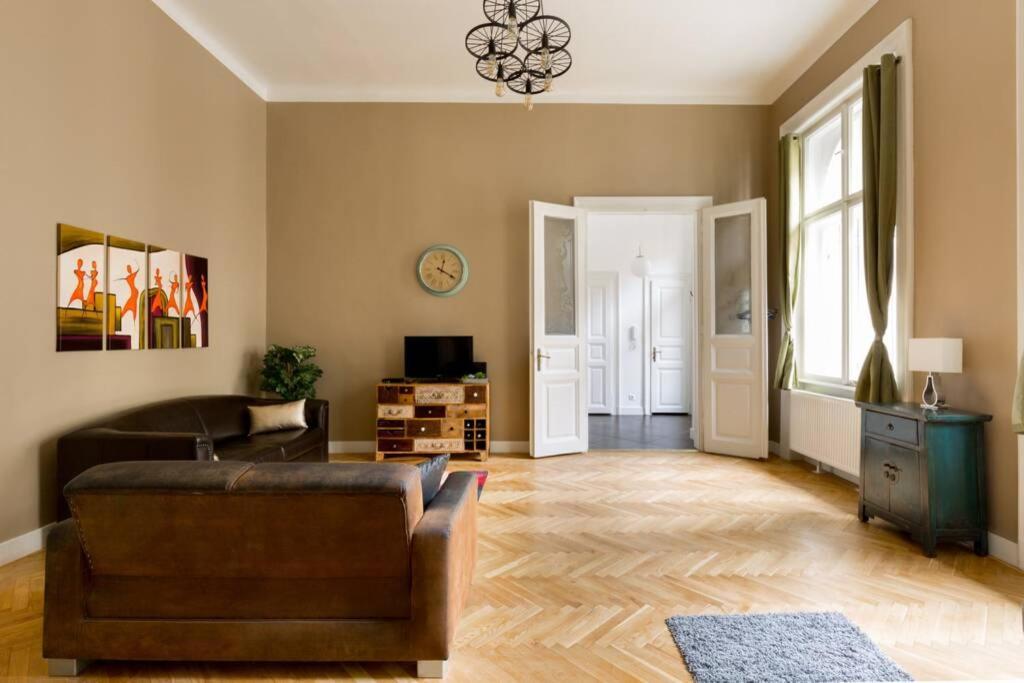 The Mondain Apartment